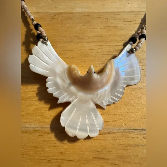 Native Carved Mother of Pearl MOP Bird Shell Necklace - Picture 2 of 6